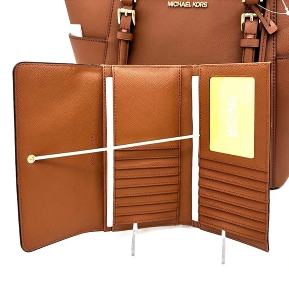 Michael Kors Large Charlotte Tote Bag & Large Trifold Wallet Luggage Brown Set - Picture 14 of 15